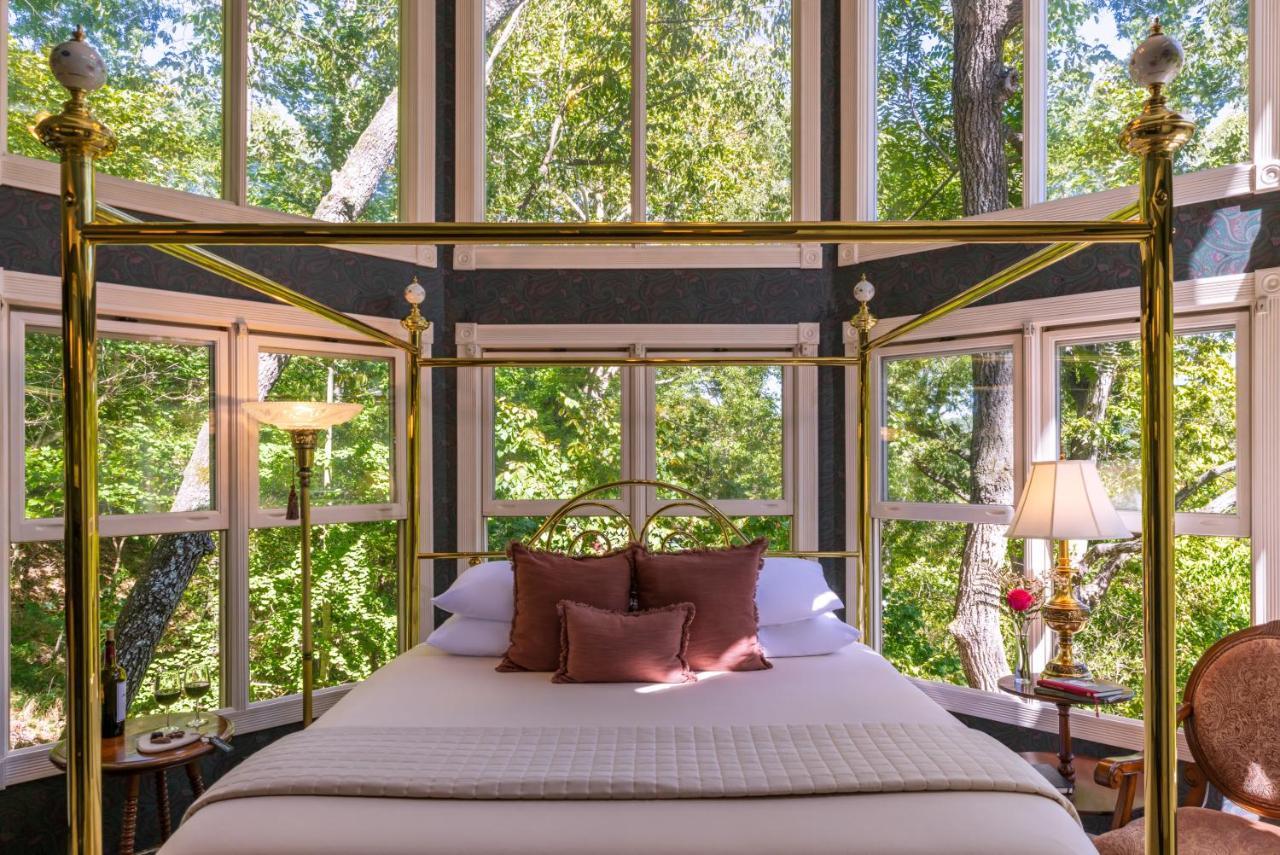Arsenic And Old Lace Bed & Breakfast Inn Eureka Springs Eksteriør billede